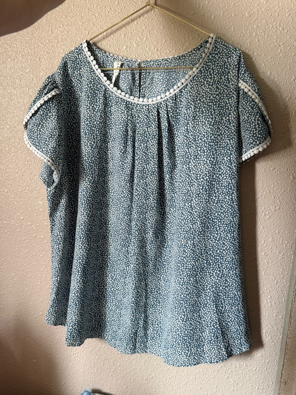 Blue Speckled Short-Sleeve Blouse with Lace Trim